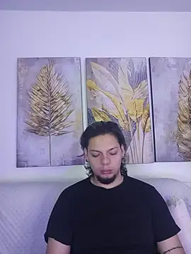 Snapshot of Laia_and_Damian chatting on November 14, 2025, 12:09 pm Laia and Damian online show from November 14, 2025, 12:09 pm