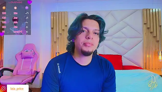 Snapshot of Laia_and_Damian chatting on October 7, 2025, 7:37 pm Laia and Damian online show from October 7, 2025, 7:37 pm