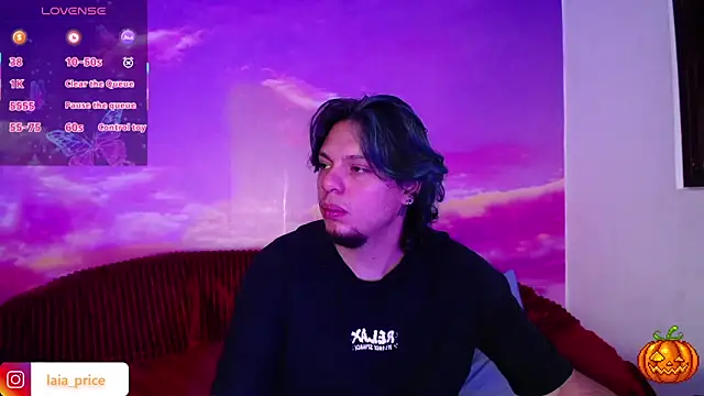 Snapshot of Laia_and_Damian chatting on October 18, 2025, 12:29 pm Laia and Damian online show from October 18, 2025, 12:29 pm