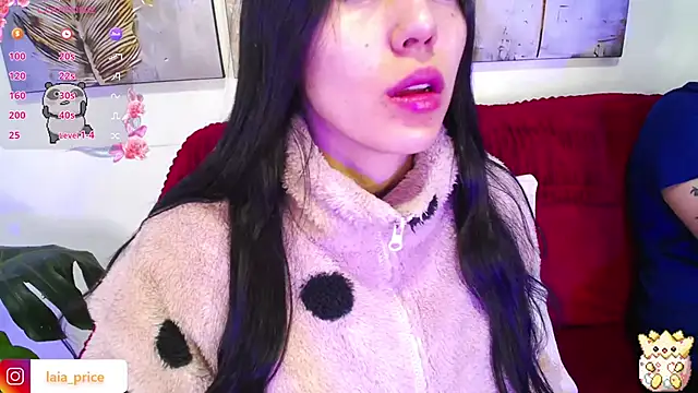 Snapshot of Laia_and_Damian chatting on November 7, 2025, 12:10 pm Laia and Damian online show from November 7, 2025, 12:10 pm