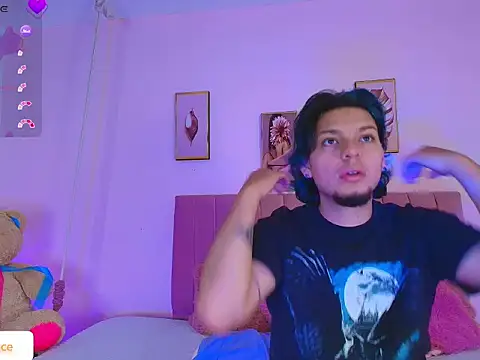 Snapshot of Laia_and_Damian chatting on September 15, 2025, 12:27 pm Laia and Damian online show from September 15, 2025, 12:27 pm