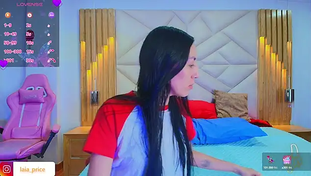 Snapshot of Laia_and_Damian chatting on October 6, 2025, 7:36 pm Laia and Damian online show from October 6, 2025, 7:36 pm