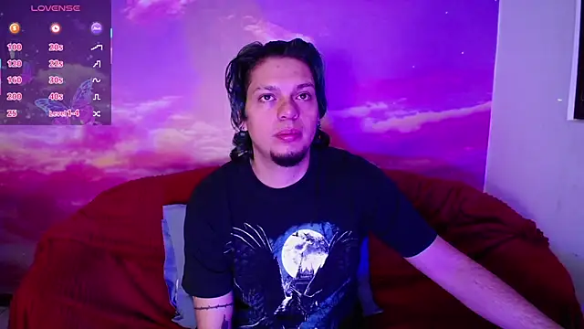 Snapshot of Laia_and_Damian chatting on October 17, 2025, 12:07 pm Laia and Damian online show from October 17, 2025, 12:07 pm