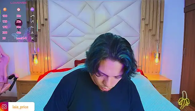 Snapshot of Laia_and_Damian chatting on October 10, 2025, 7:36 pm Laia and Damian online show from October 10, 2025, 7:36 pm