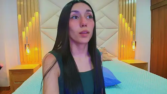 Snapshot of Laia_and_Damian chatting on October 4, 2025, 7:37 pm Laia and Damian online show from October 4, 2025, 7:37 pm