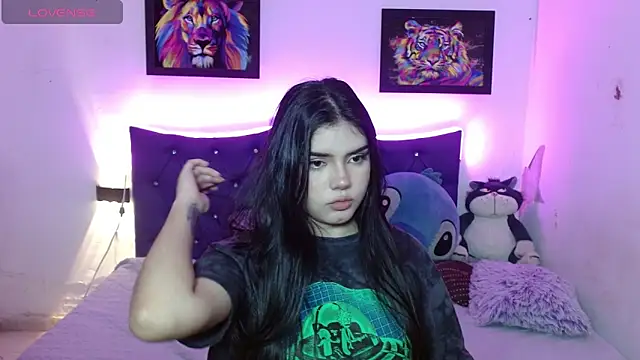 Emma yui19 online show from April 21, 2026, 11:33 pm