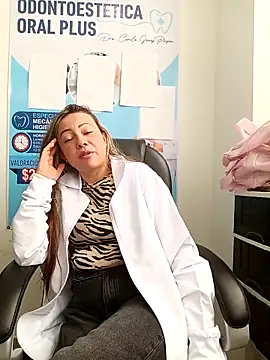 Snapshot of Madisson-04_ chatting on February 7, 2026, 3:20 pm Madisson-04 online show from February 7, 2026, 3:20 pm