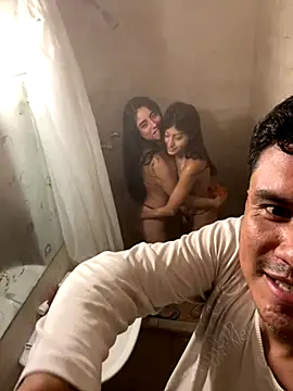 Clavelnegro online show from October 14, 2025, 1:39 am