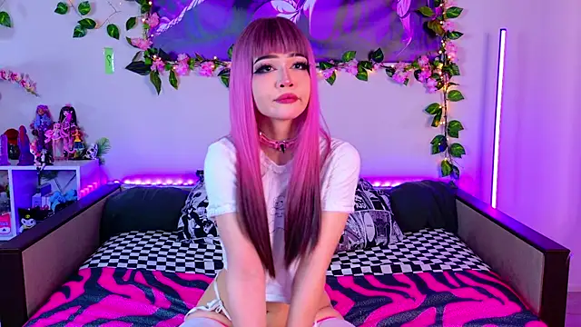 Snapshot of Night_angell69 chatting on May 17, 2026, 10:26 am Night angell69 online show from May 17, 2026, 10:26 am