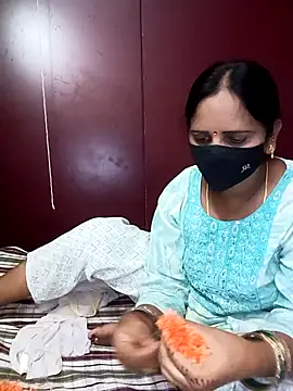 Snapshot of Mee_harini-telugupilla chatting on April 16, 2026, 8:37 am Mee harini-telugupilla online show from April 16, 2026, 8:37 am