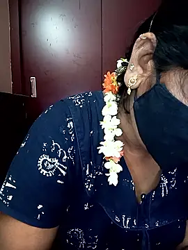 Snapshot of Mee_harini-telugupilla chatting on April 6, 2026, 5:19 am Mee harini-telugupilla online show from April 6, 2026, 5:19 am