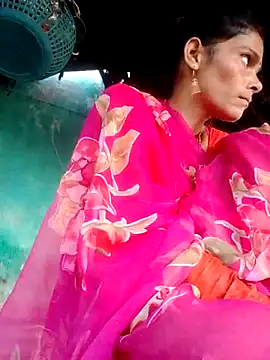 Snapshot of H_seema chatting on October 12, 2025, 12:56 am H seema online show from October 12, 2025, 12:56 am