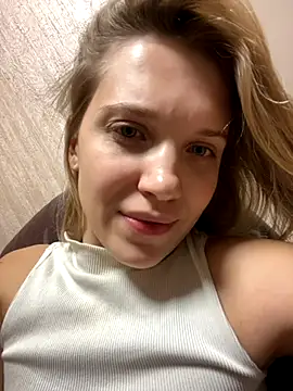 AlisaMyers online show from October 2, 2025, 7:06 pm