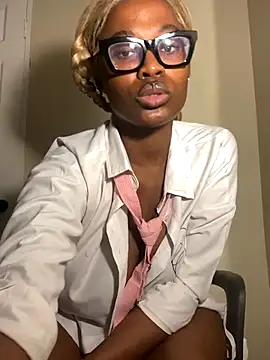 Moonzy77 online show from September 26, 2025, 8:38 pm