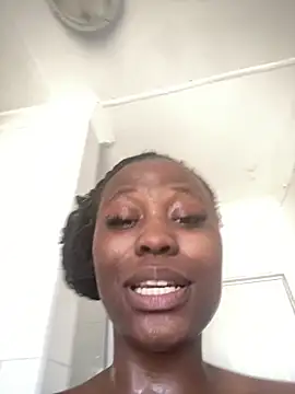 Moonzy77 online show from October 15, 2025, 11:18 am