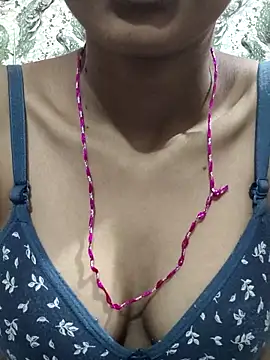 Aidakhan1212 online show from November 17, 2025, 7:12 am