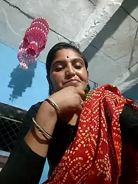 LUCKY cut online show from October 4, 2025, 4:08 pm