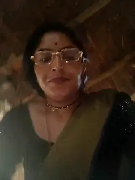 LUCKY cut online show from October 4, 2025, 1:29 am