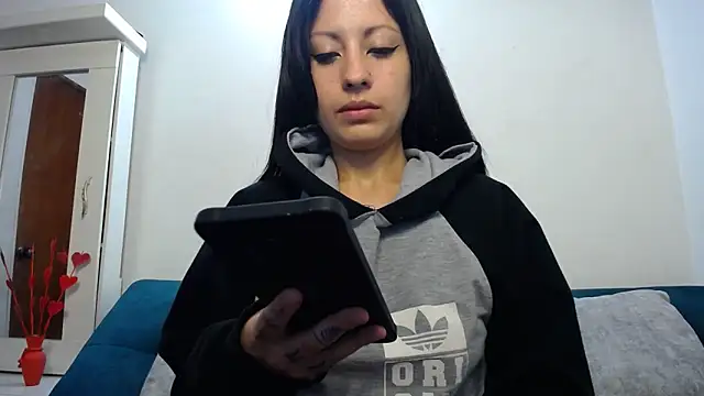 Taylormegan online show from December 5, 2025, 12:54 am