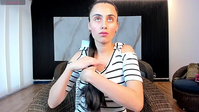 sofiapalacioss online show from September 19, 2025, 7:51 pm