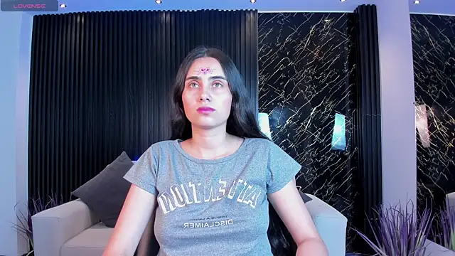 sofiapalacioss online show from September 22, 2025, 7:20 pm