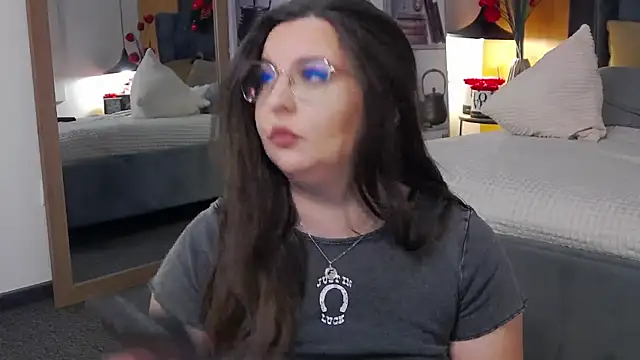 Mia Swano online show from December 14, 2025, 2:07 am