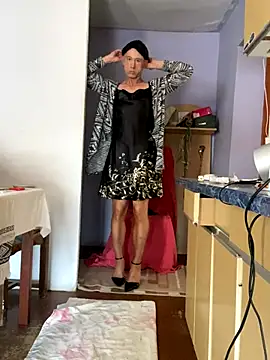 Snapshot of vikinylon chatting on September 26, 2025, 10:33 am vikinylon online show from September 26, 2025, 10:33 am