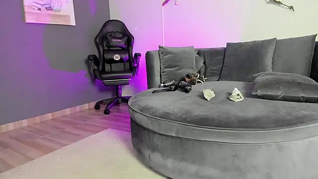 jasmincollin  online show from February 10, 2026, 3:38 am