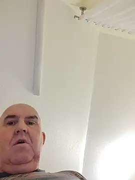 Oldmenhot66 online show from February 1, 2026, 6:00 am