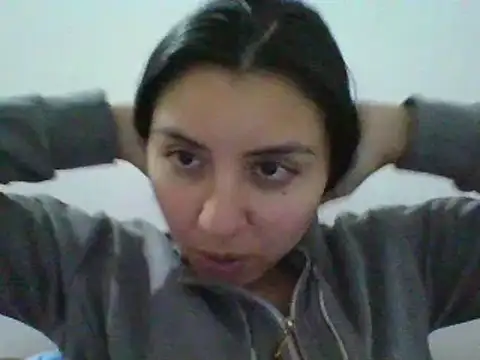 Snapshot of _Romilly_ chatting on May 17, 2026, 2:22 am Romilly online show from May 17, 2026, 2:22 am