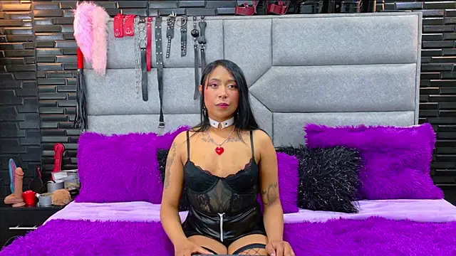 DaiaRousi online show from November 11, 2025, 3:01 am