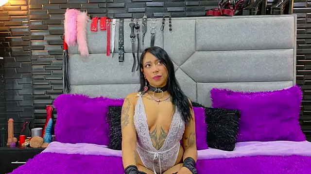 DaiaRousi online show from October 23, 2025, 2:43 am