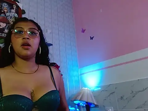 Emiily Johamson online show from October 8, 2025, 2:57 am
