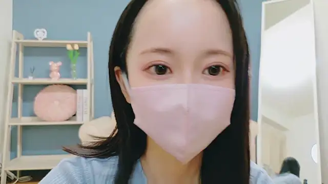 Kurumi chan  online show from September 18, 2025, 10:40 am