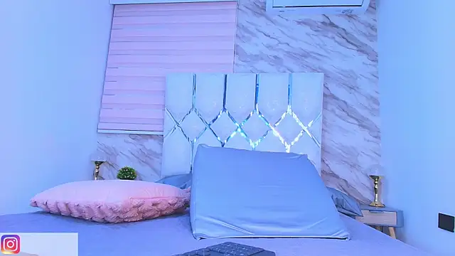 collet 1 online show from April 18, 2026, 12:18 pm