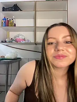 Model930 online show from October 8, 2025, 3:57 pm