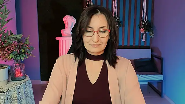 UnaTerra online show from September 13, 2025, 5:51 am