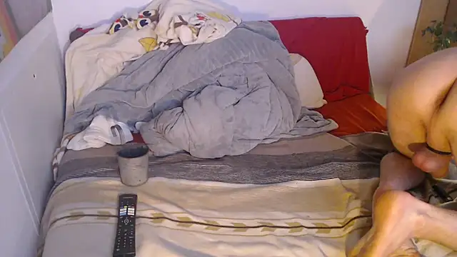 Snapshot of EdelHolz91 chatting on February 17, 2026, 6:44 am EdelHolz91 online show from February 17, 2026, 6:44 am