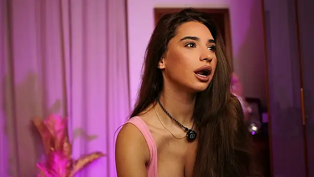 Snapshot of ItalianGirl chatting on February 10, 2026, 7:57 pm ItalianGirl online show from February 10, 2026, 7:57 pm