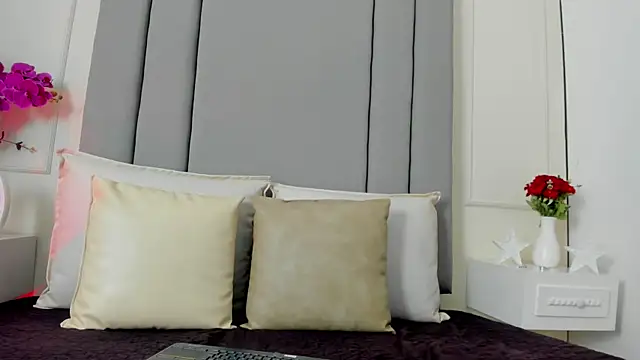 CannelaSmith online show from July 9, 2026, 1:54 pm