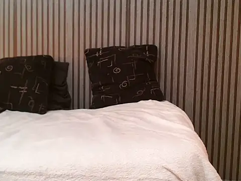 Snapshot of ROYALASS25 chatting on October 4, 2025, 10:17 am ROYALASS25 online show from October 4, 2025, 10:17 am