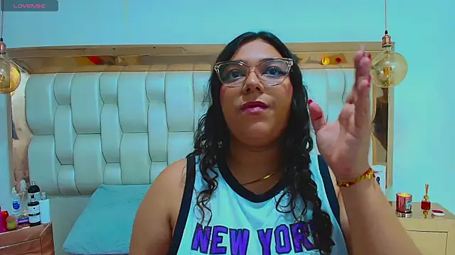 TiffantyAndStacy online show from November 22, 2025, 7:35 pm