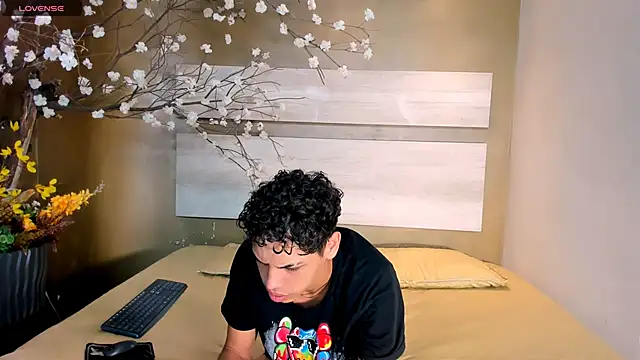 Mycandyfor You online show from September 28, 2025, 2:35 pm