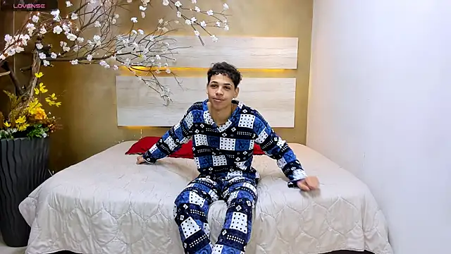 Mycandyfor You online show from September 12, 2025, 7:46 pm