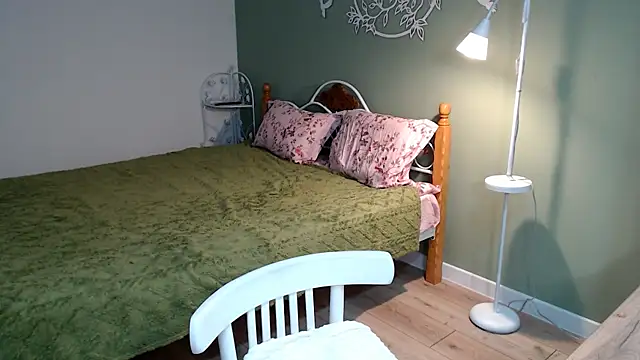 MillyBoo0 online show from June 15, 2026, 9:36 pm