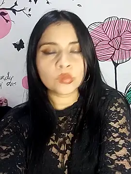 ValerieLove  online show from September 29, 2025, 7:19 pm