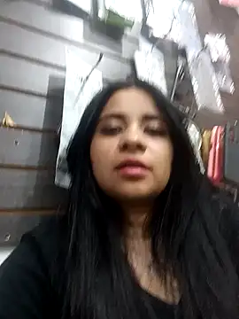 ValerieLove  online show from January 14, 2026, 8:23 pm