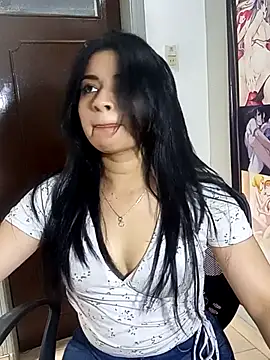 ValerieLove  online show from September 11, 2025, 7:36 pm