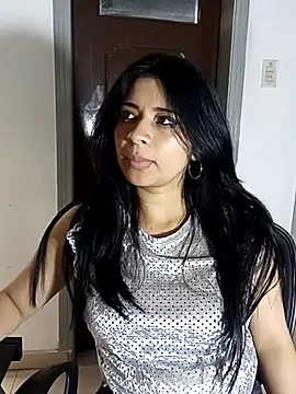 ValerieLove  online show from September 12, 2025, 7:57 pm