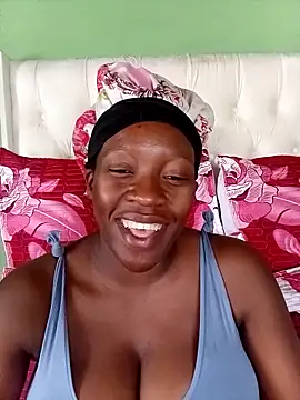 Snapshot of BeautyQueenX22 chatting on March 12, 2026, 11:03 am BeautyQueenX22 online show from March 12, 2026, 11:03 am